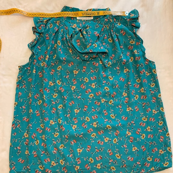 Violet + Claire Floral Top with Tie - Picture 8 of 8